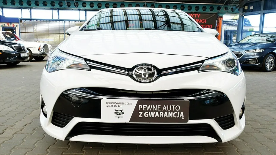 TOYOTA Avensis -