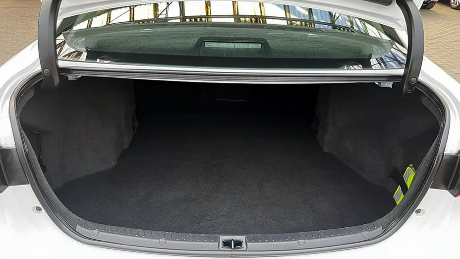 TOYOTA Avensis -