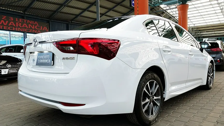 TOYOTA Avensis -
