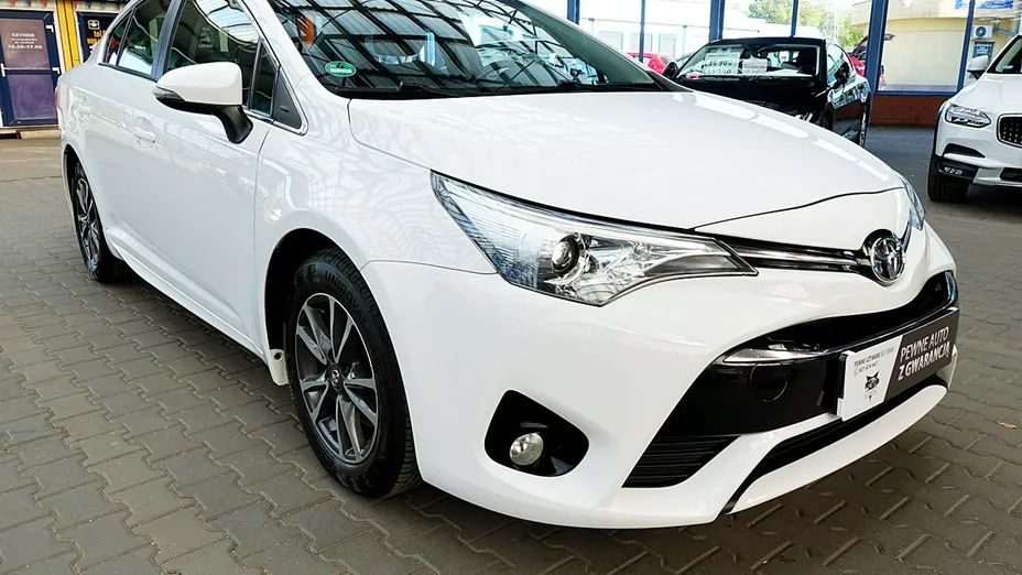 TOYOTA Avensis -