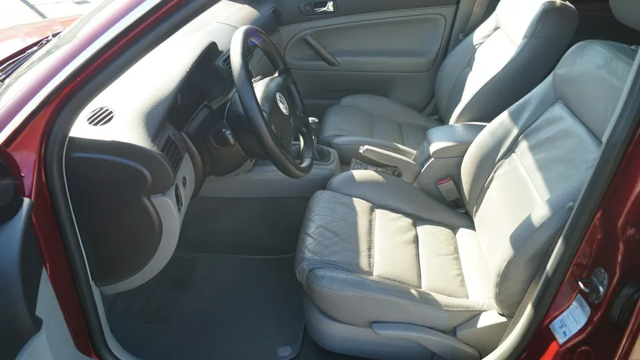 VOLKSWAGEN Passat -