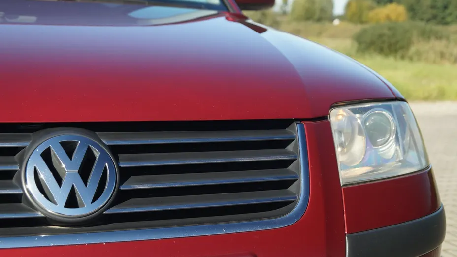 VOLKSWAGEN Passat -
