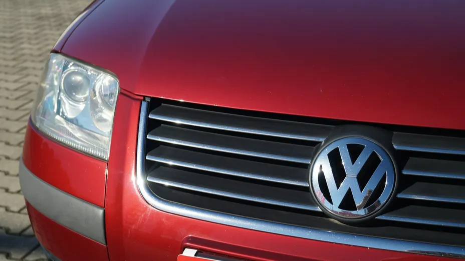 VOLKSWAGEN Passat -