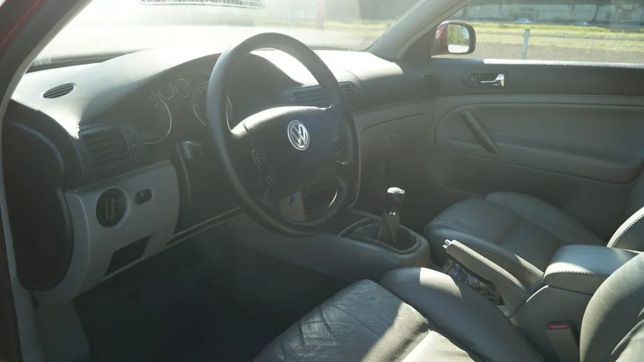 VOLKSWAGEN Passat -