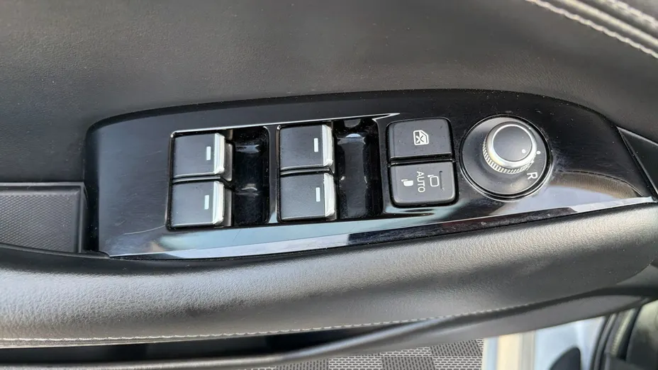 MAZDA 6 -