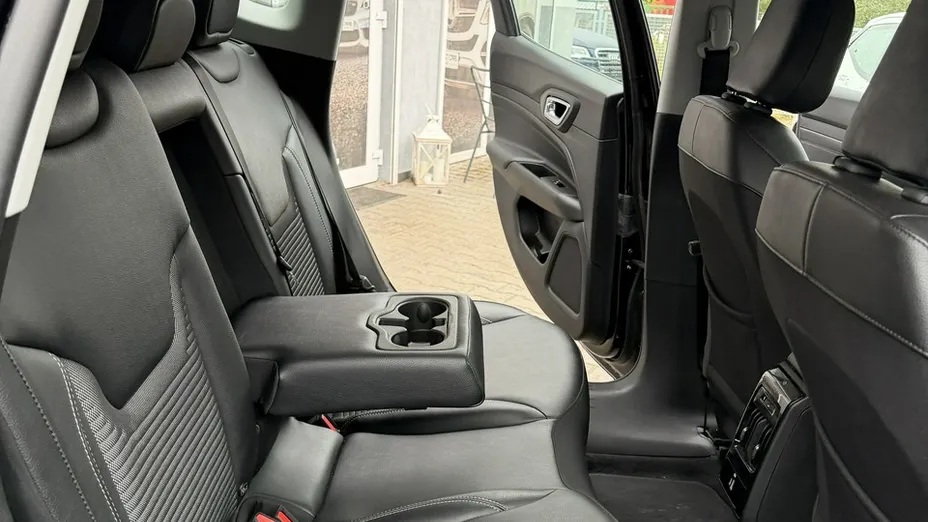 JEEP Compass -