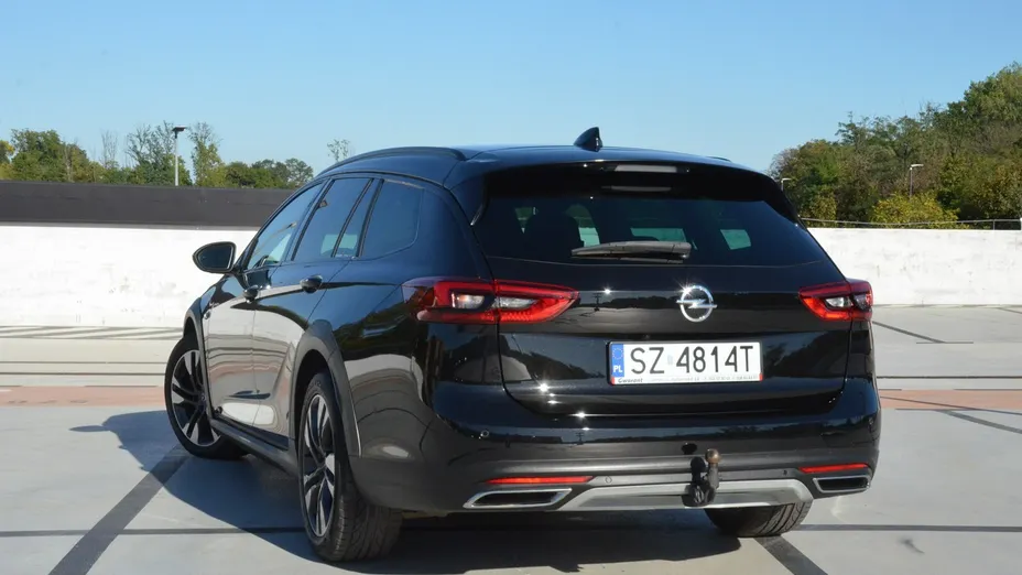 OPEL Insignia -