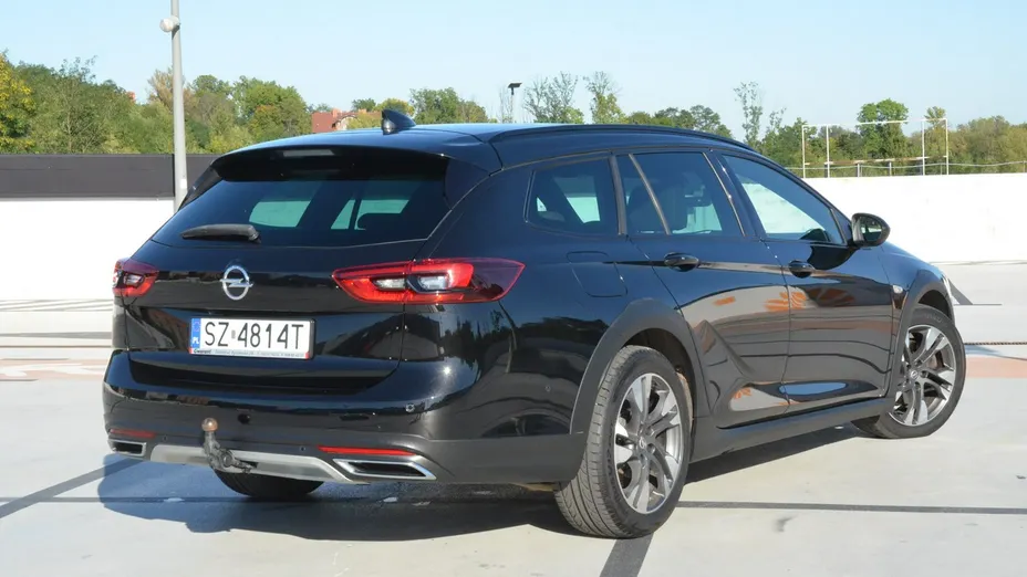 OPEL Insignia -