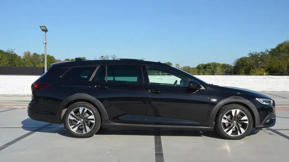 OPEL Insignia -