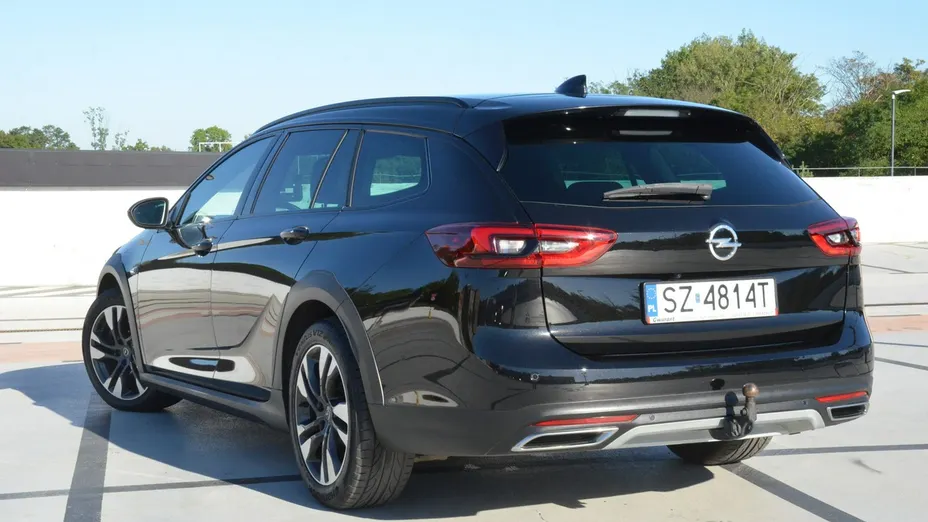 OPEL Insignia -
