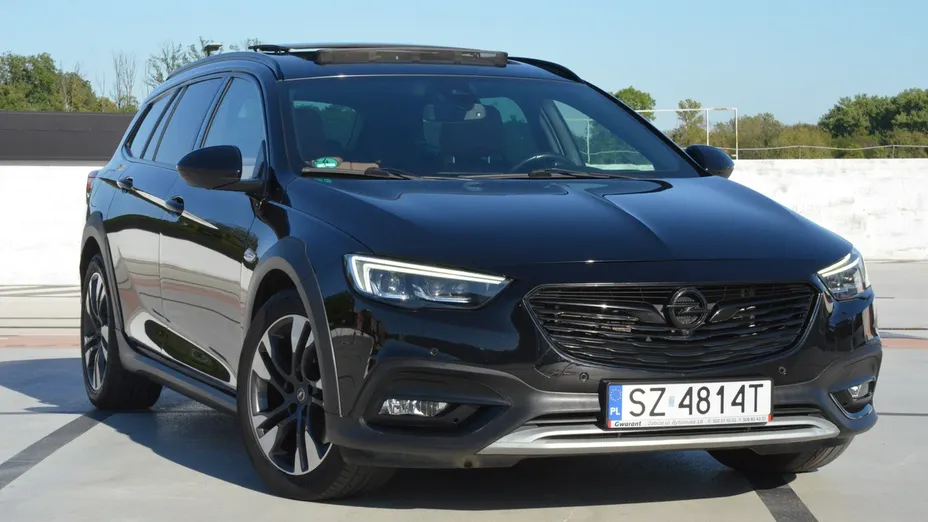 OPEL Insignia -