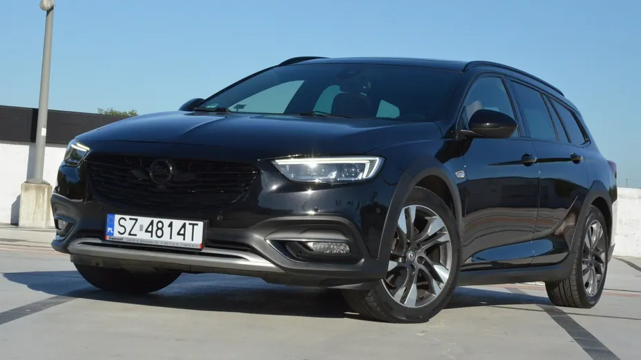 OPEL Insignia -