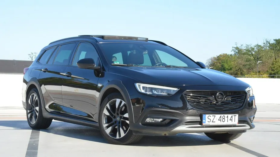 OPEL Insignia -