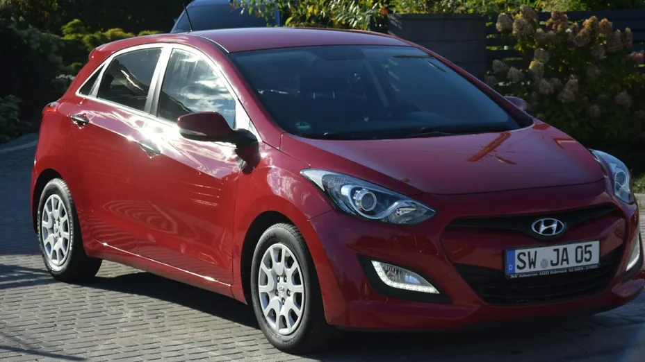 HYUNDAI i30 -