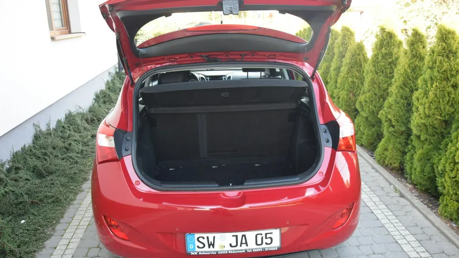 HYUNDAI i30 -