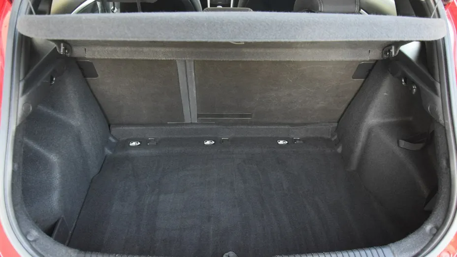HYUNDAI i30 -