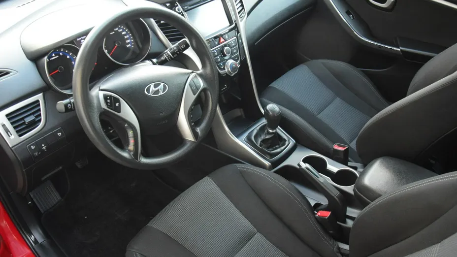 HYUNDAI i30 -