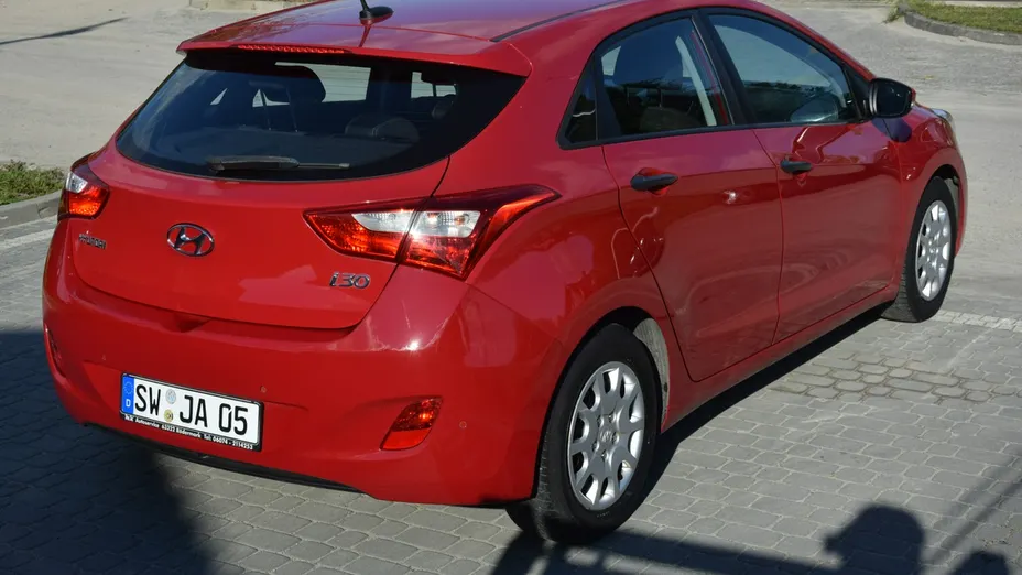 HYUNDAI i30 -