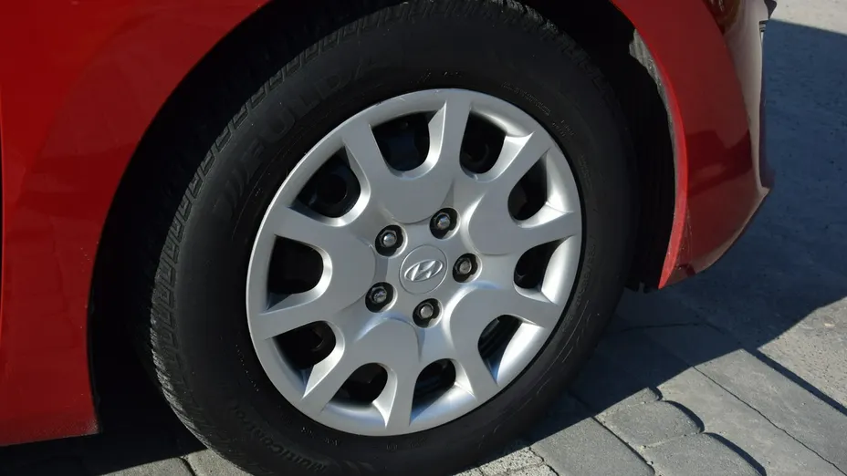 HYUNDAI i30 -