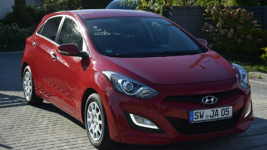 HYUNDAI i30 -