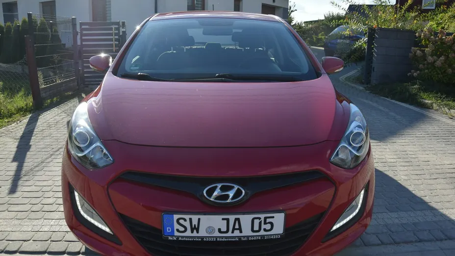 HYUNDAI i30 -
