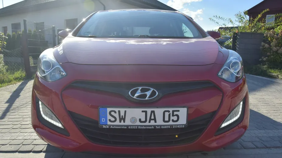 HYUNDAI i30 -