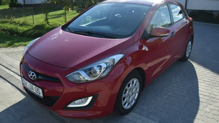 HYUNDAI i30 -