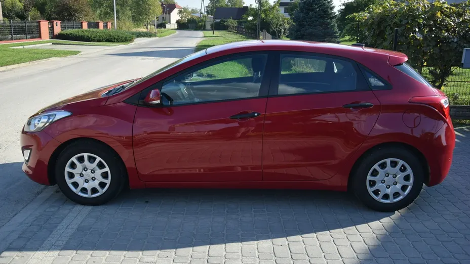 HYUNDAI i30 -