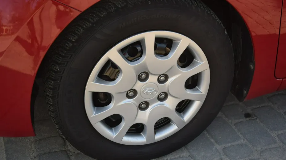 HYUNDAI i30 -