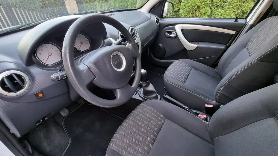 DACIA Sandero -