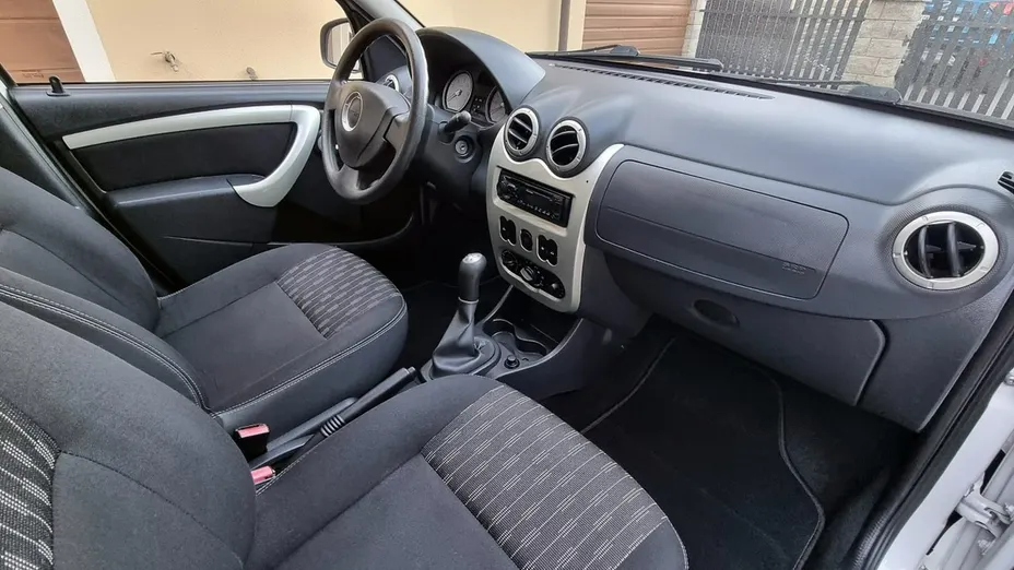 DACIA Sandero -