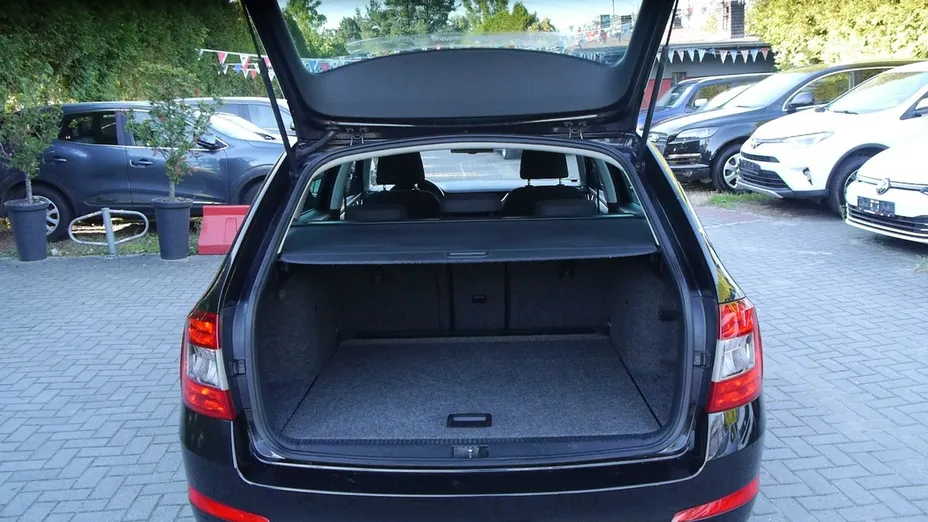 SKODA Octavia -