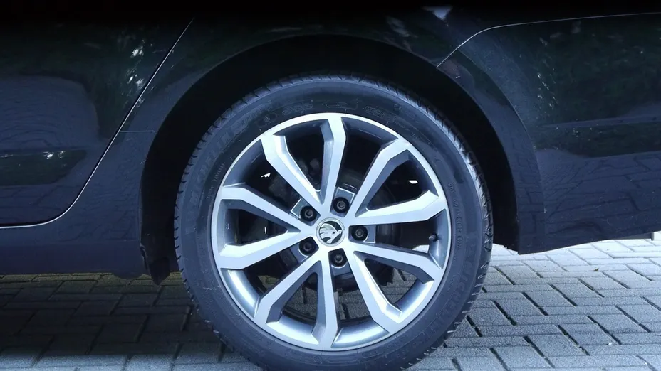 SKODA Octavia -