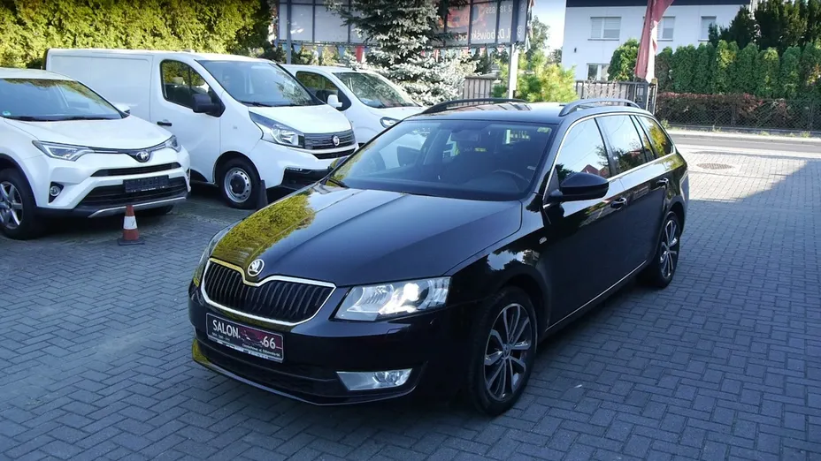 SKODA Octavia -