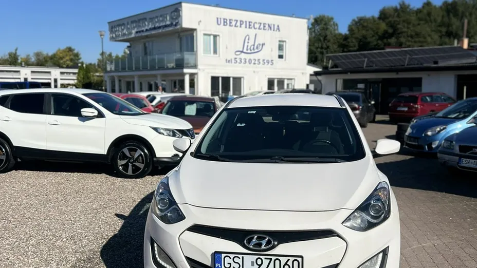 HYUNDAI i30 -