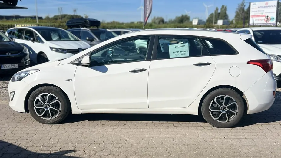 HYUNDAI i30 -