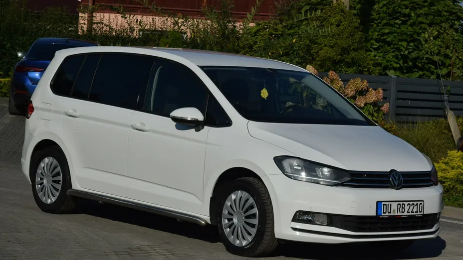 VOLKSWAGEN Touran -
