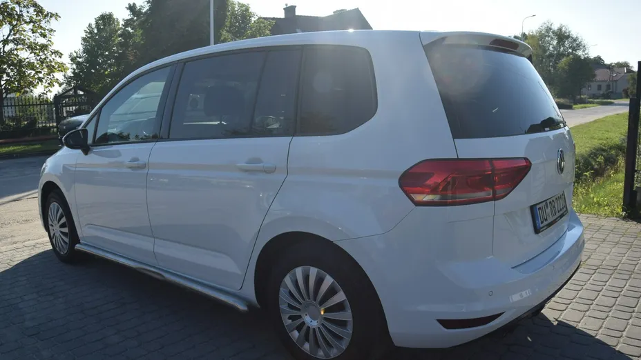 VOLKSWAGEN Touran -