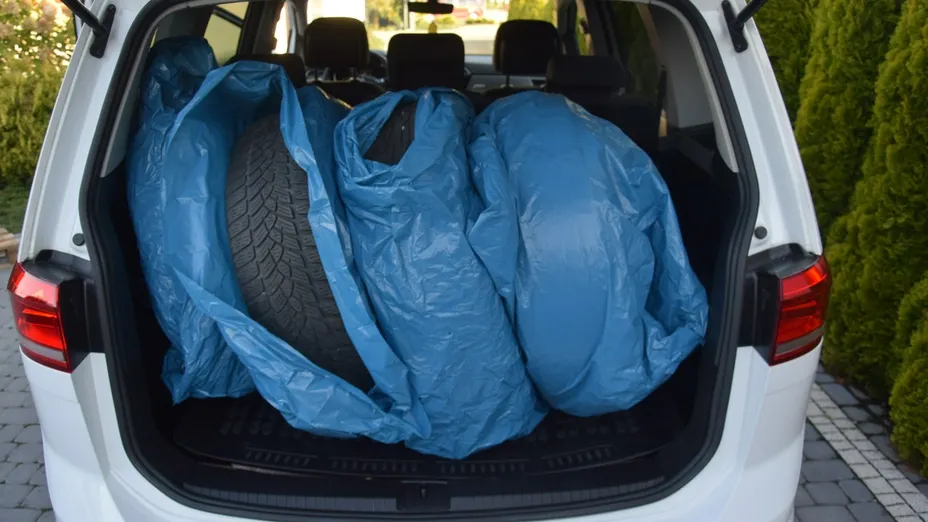 VOLKSWAGEN Touran -