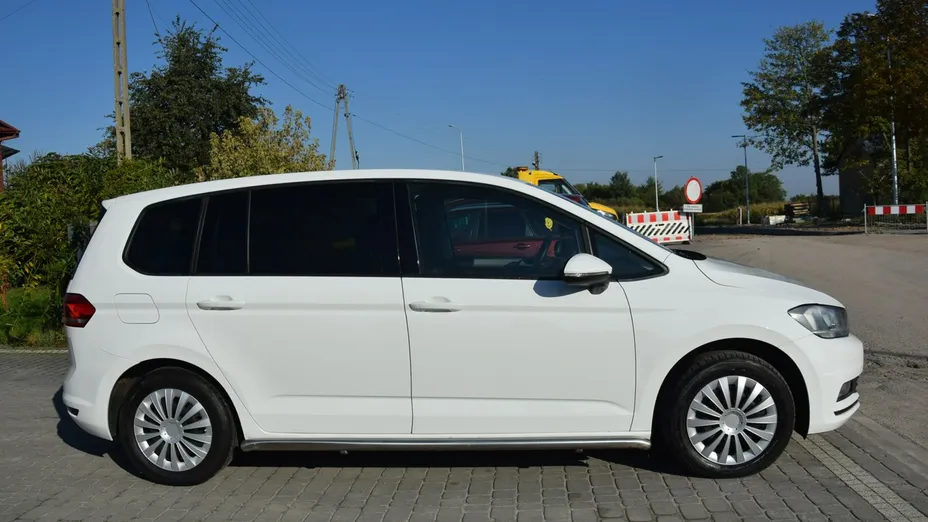 VOLKSWAGEN Touran -