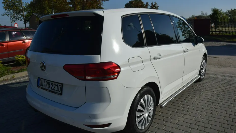 VOLKSWAGEN Touran -