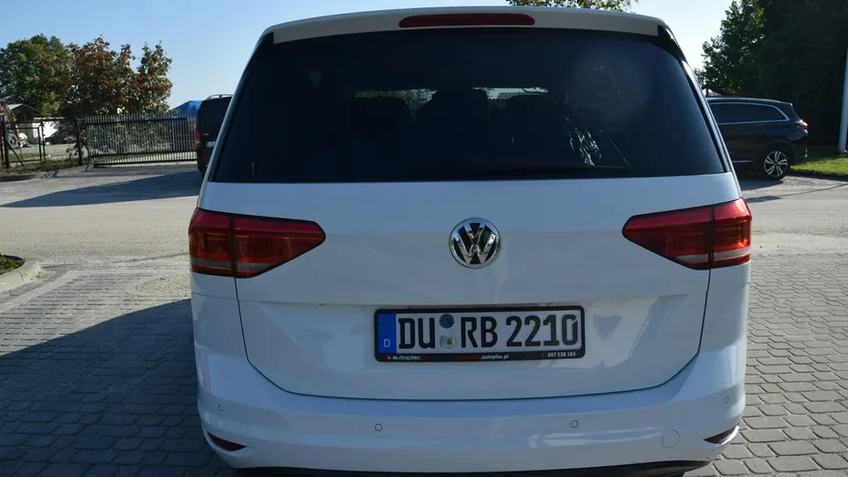 VOLKSWAGEN Touran -