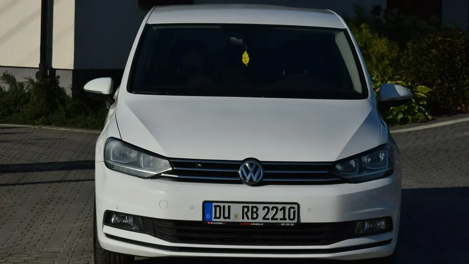 VOLKSWAGEN Touran -