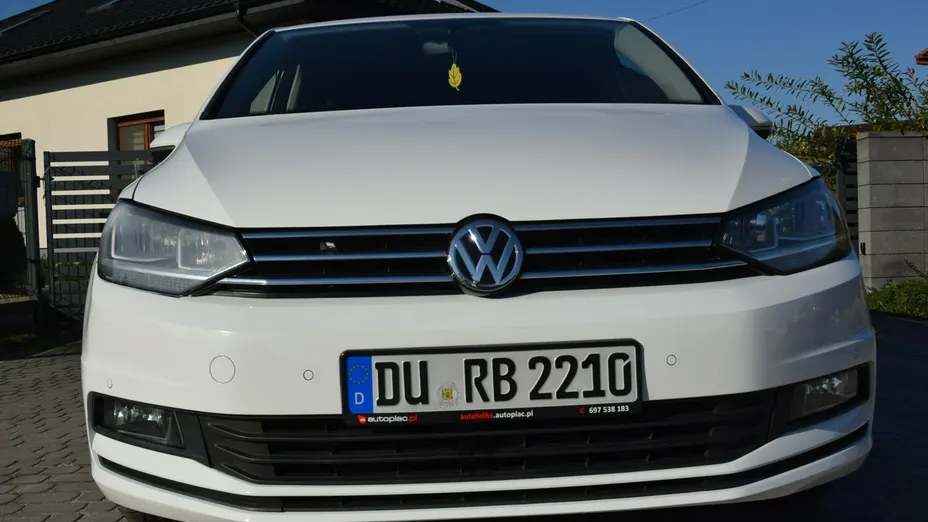 VOLKSWAGEN Touran -