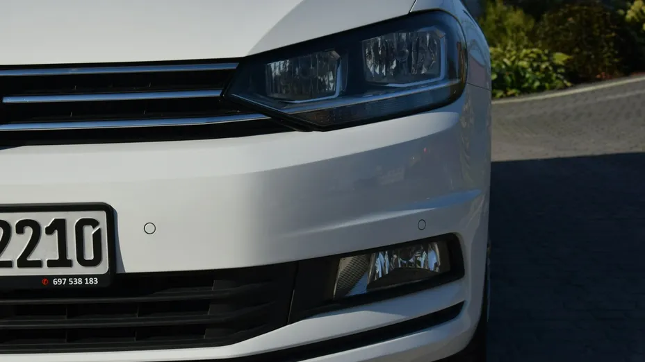 VOLKSWAGEN Touran -