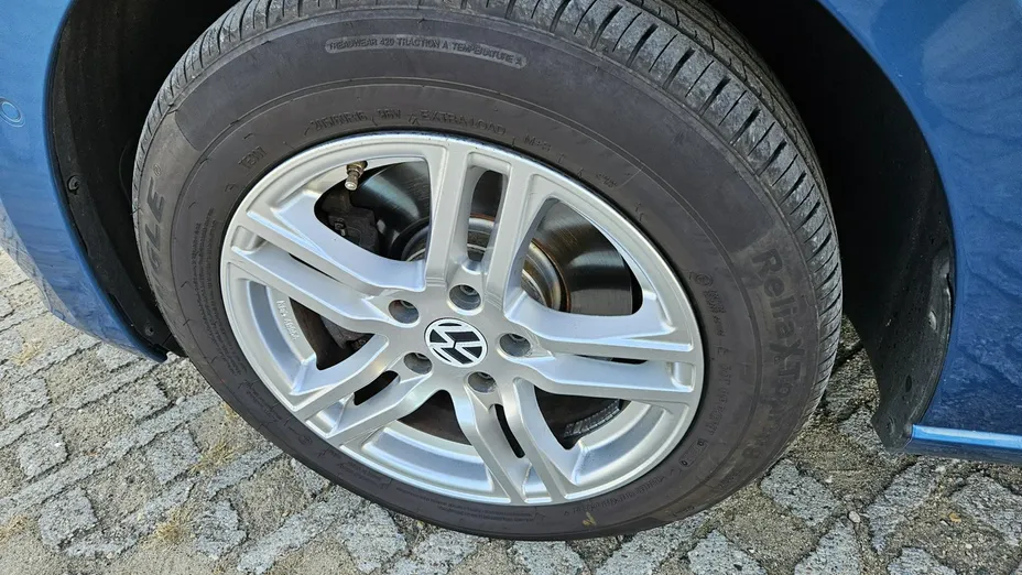 VOLKSWAGEN Touran -