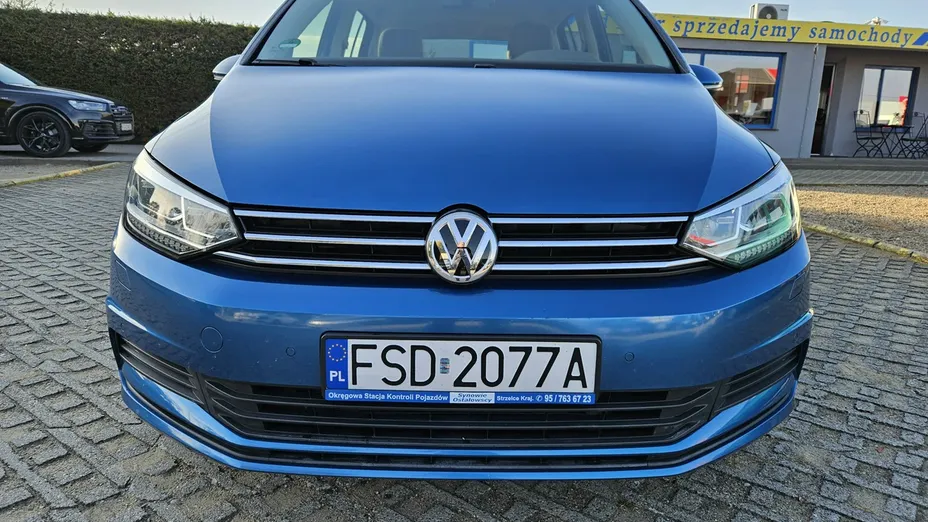 VOLKSWAGEN Touran -