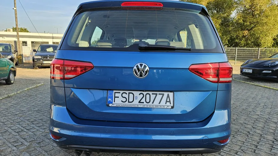 VOLKSWAGEN Touran -