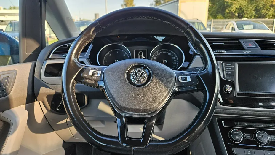 VOLKSWAGEN Touran -