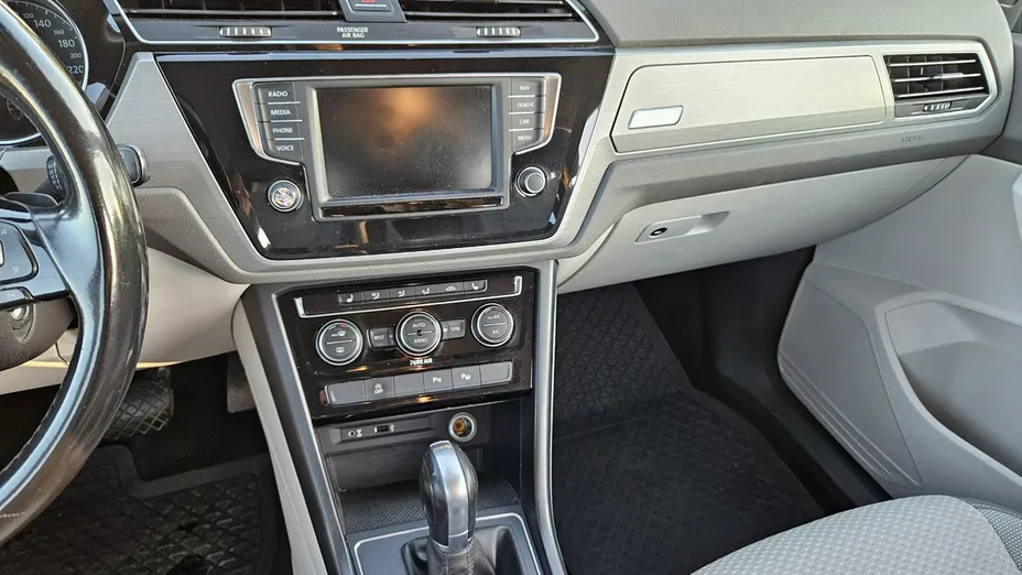 VOLKSWAGEN Touran -
